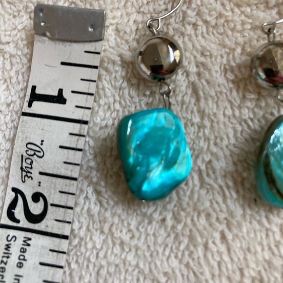 Turquoise stone dangle earrings - Picture 3 of 5